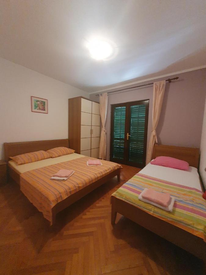 Apartments Karlo Omis Exterior photo