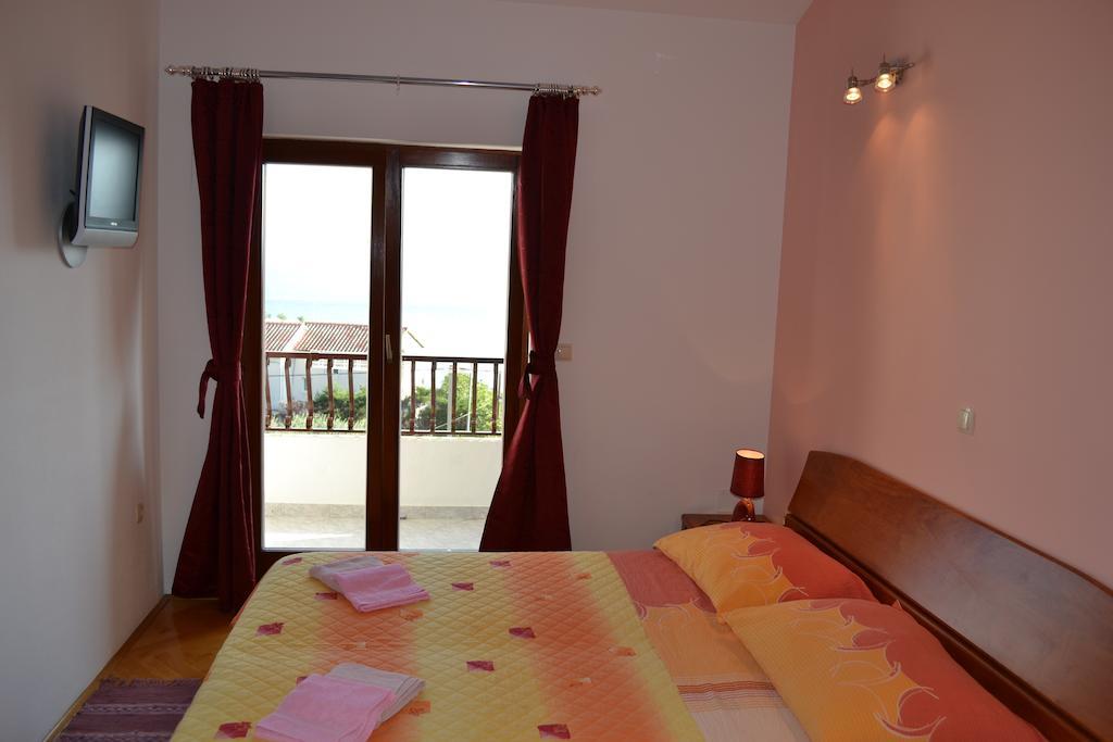 Apartments Karlo Omis Room photo