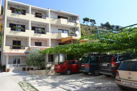 Apartments Karlo Omis Exterior photo