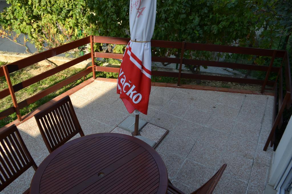 Apartments Karlo Omis Room photo
