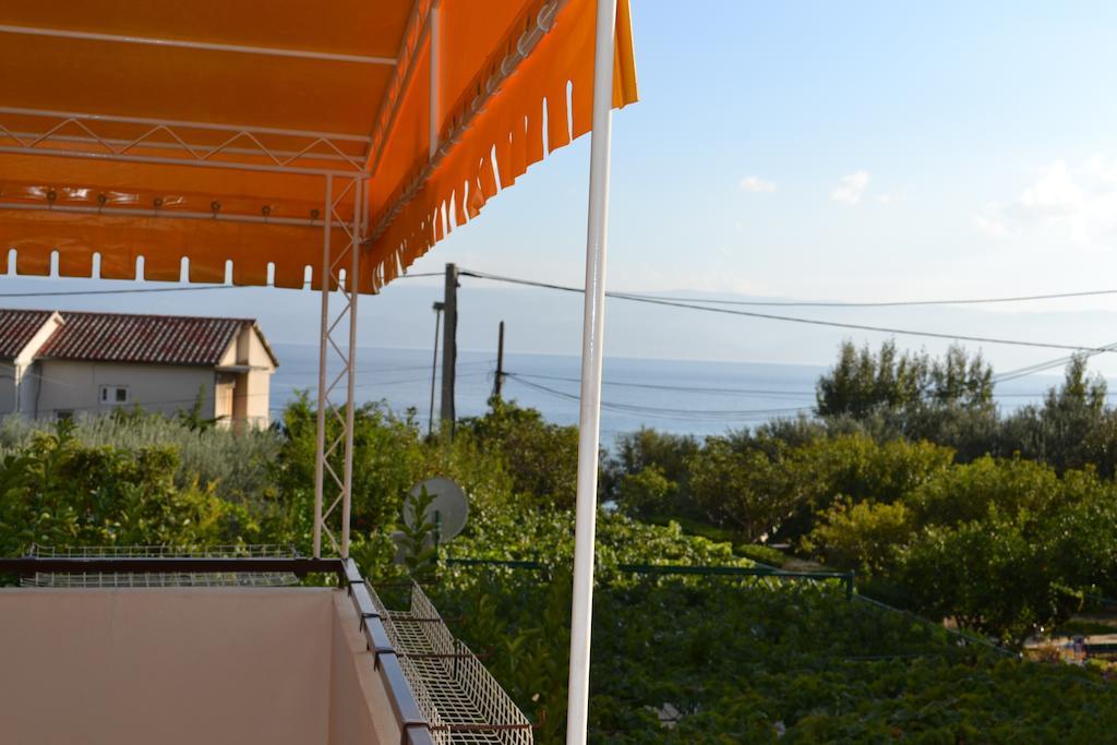 Apartments Karlo Omis Room photo